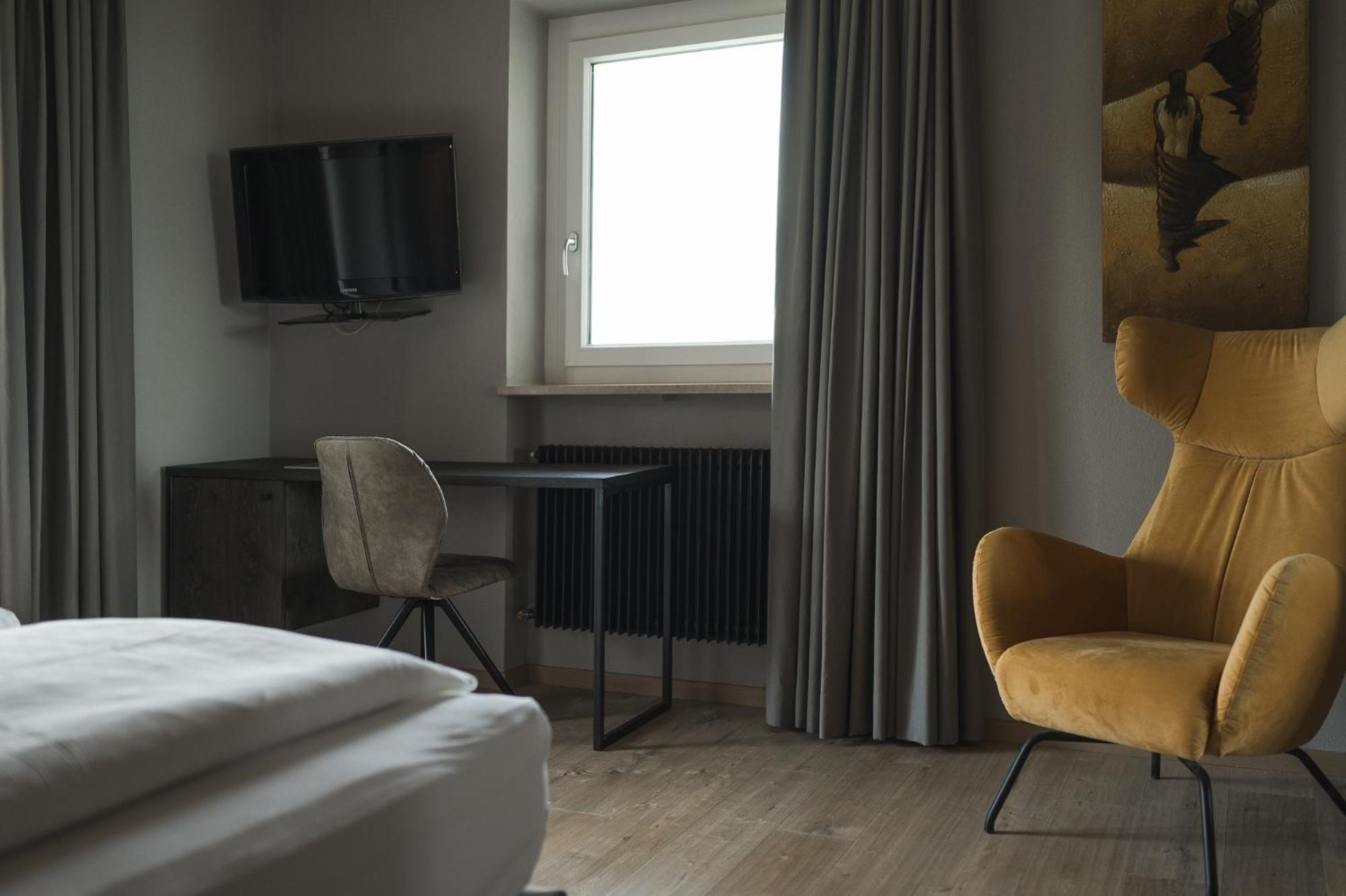 Haus Artus Aparthotel Schenna Exterior photo
