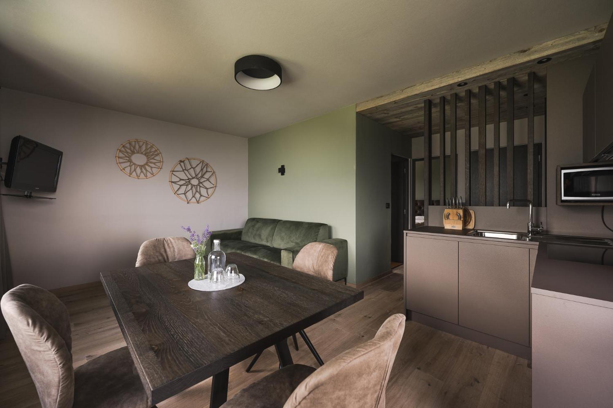 Haus Artus Aparthotel Schenna Exterior photo