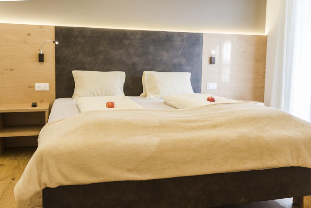 Haus Artus Aparthotel Schenna Exterior photo