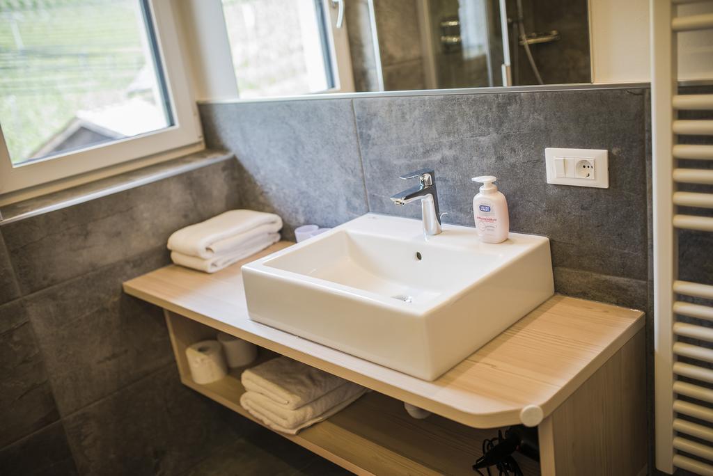 Haus Artus Aparthotel Schenna Exterior photo