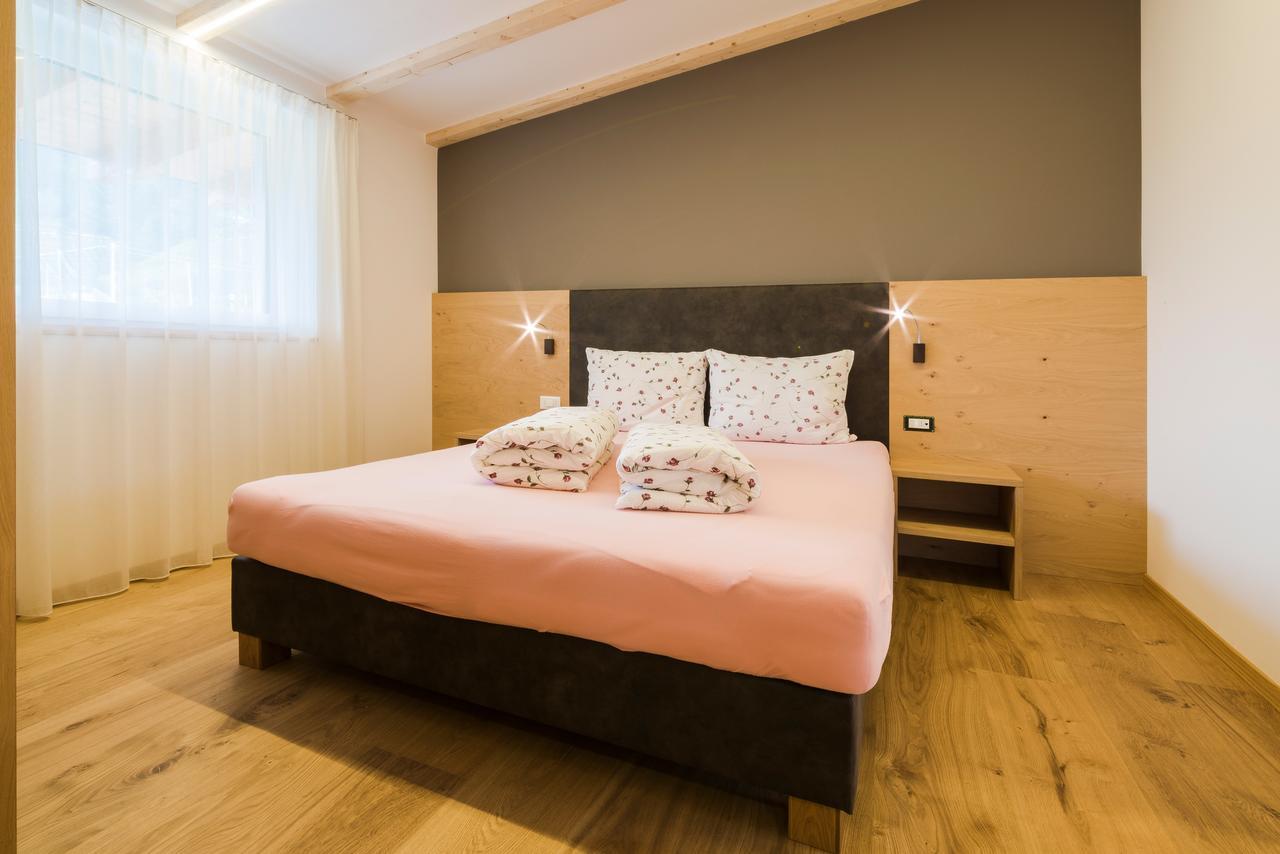 Haus Artus Aparthotel Schenna Exterior photo